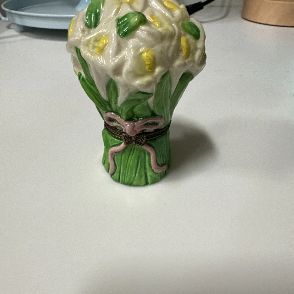 Vintage Victorian Trading Co Trinket‎ Box 3